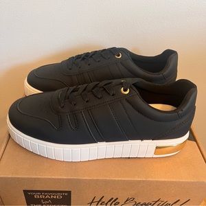 Welsh Panelling‎ Detail Sneaker. Size 10